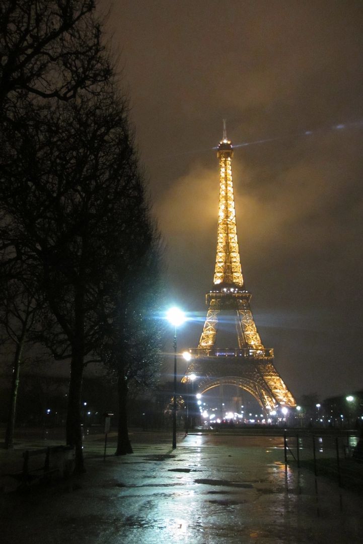 Paris III The charm of strolling around in the rain Magical Daydream